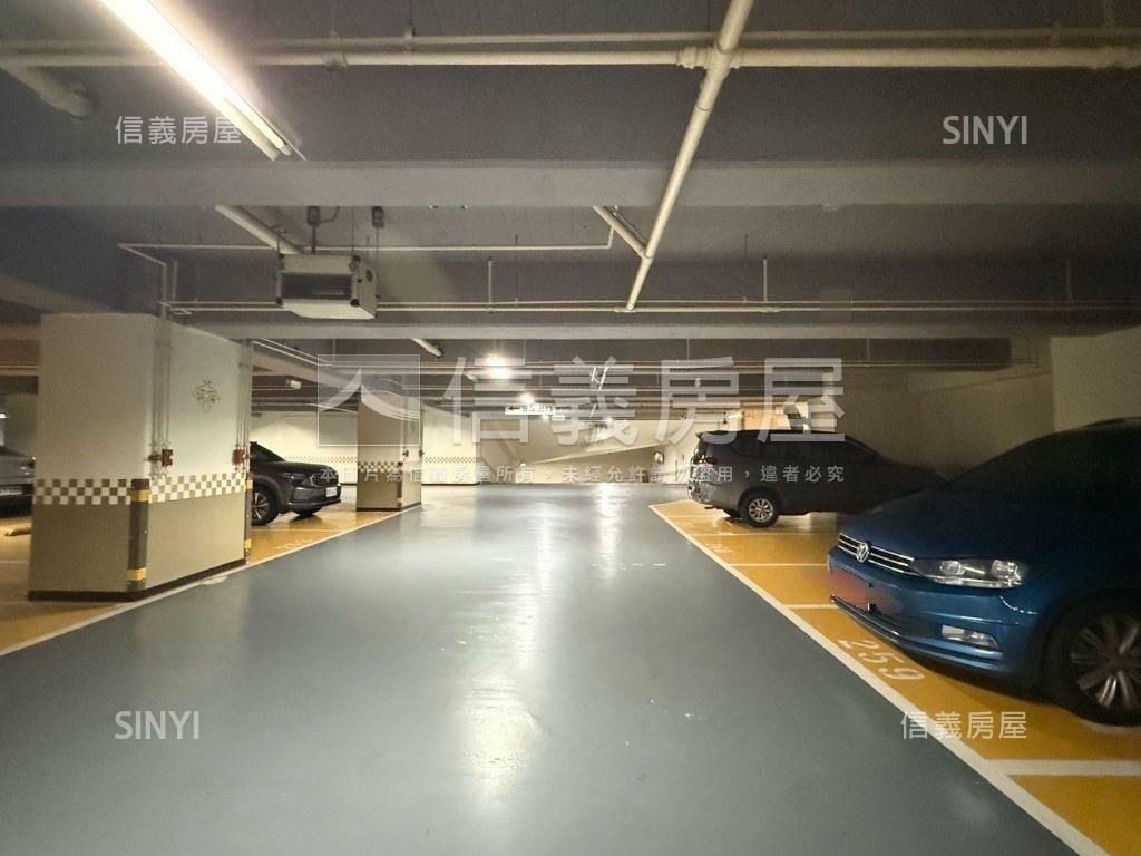 耶魯Ｂ４邊邊車位房屋室內格局與周邊環境