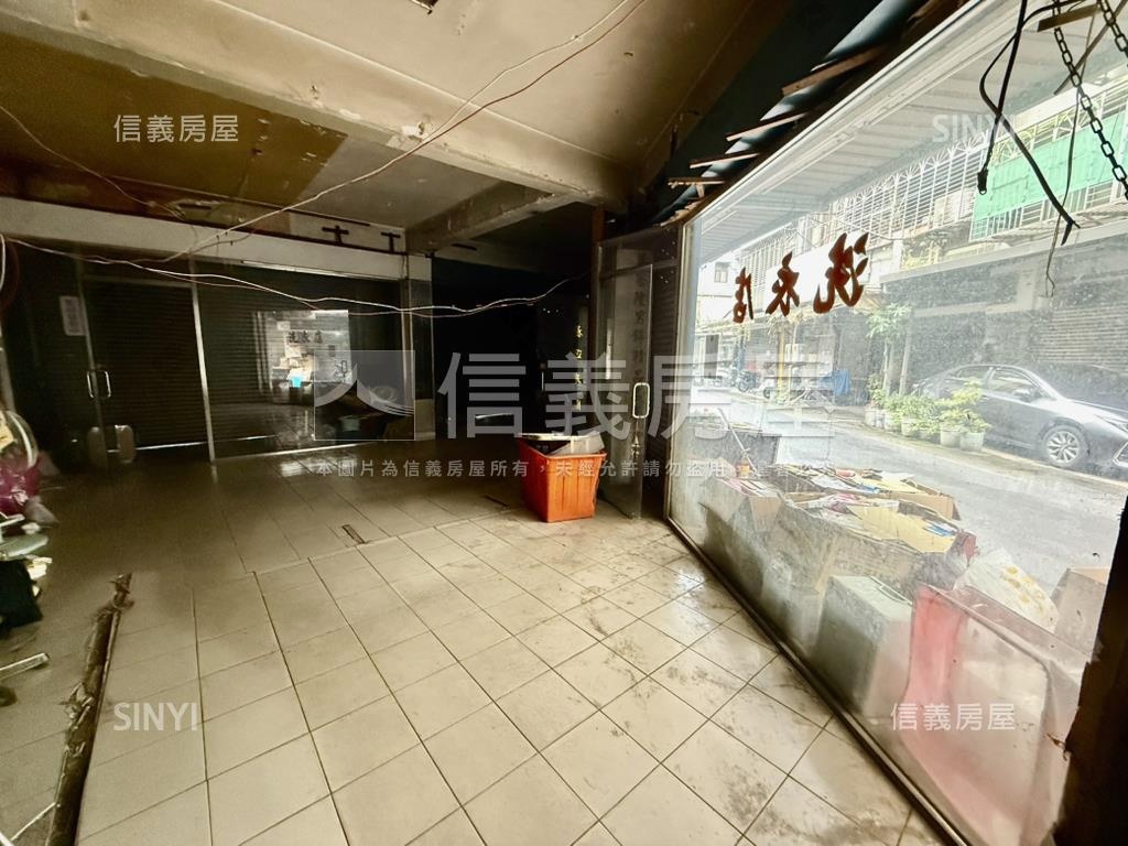 復興口角間大面寬透天房屋室內格局與周邊環境