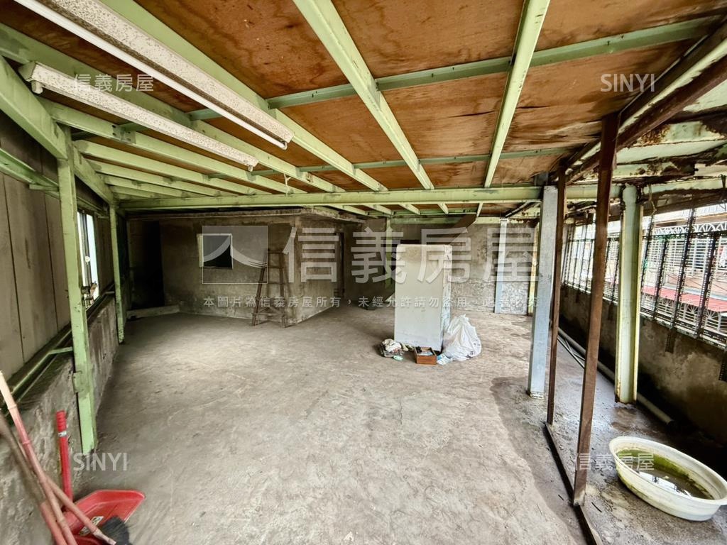 復興口角間大面寬透天房屋室內格局與周邊環境