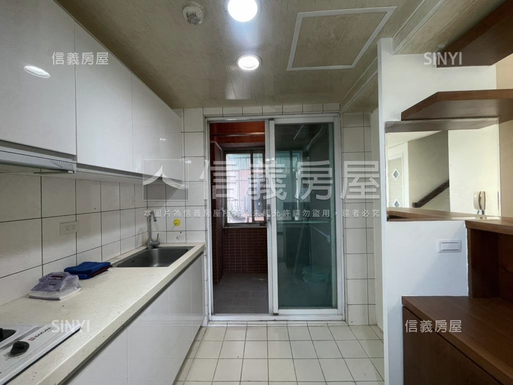 中壢三房有車位房屋室內格局與周邊環境