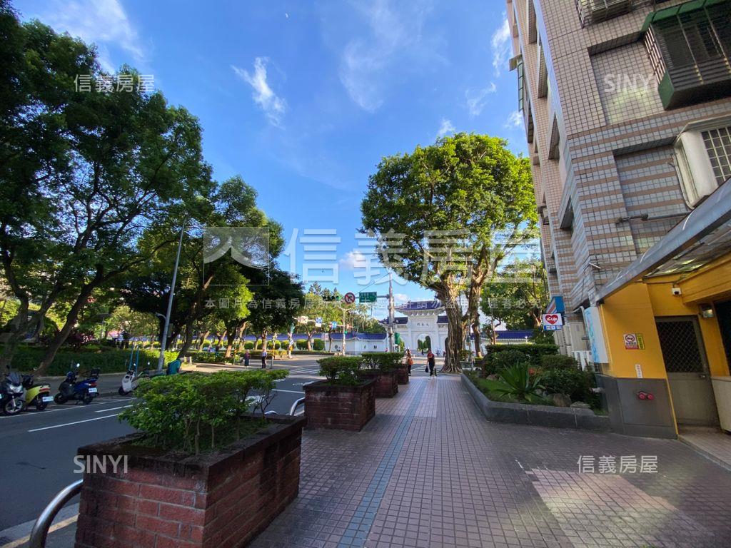 石園新城★紀念堂稀有店面房屋室內格局與周邊環境
