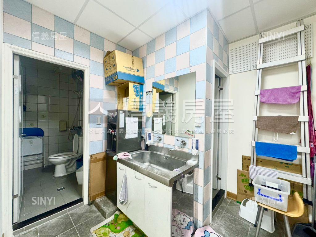 石園新城★紀念堂稀有店面房屋室內格局與周邊環境