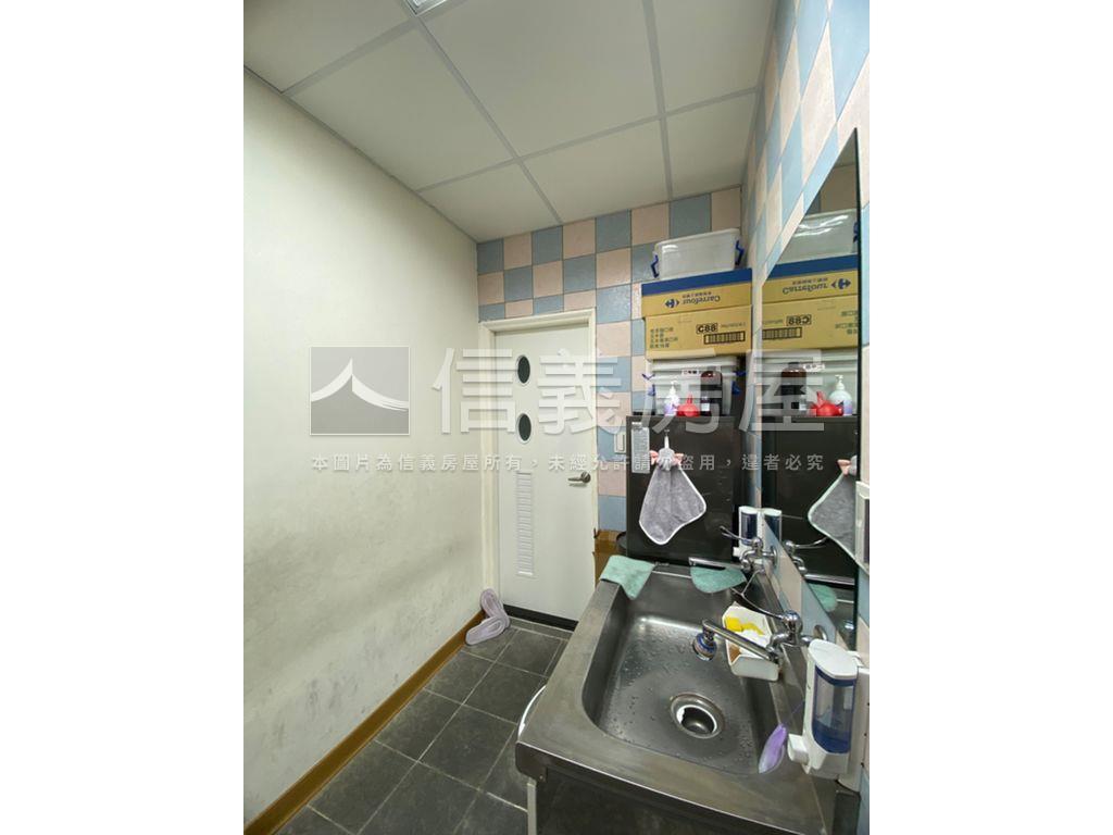 石園新城★紀念堂稀有店面房屋室內格局與周邊環境