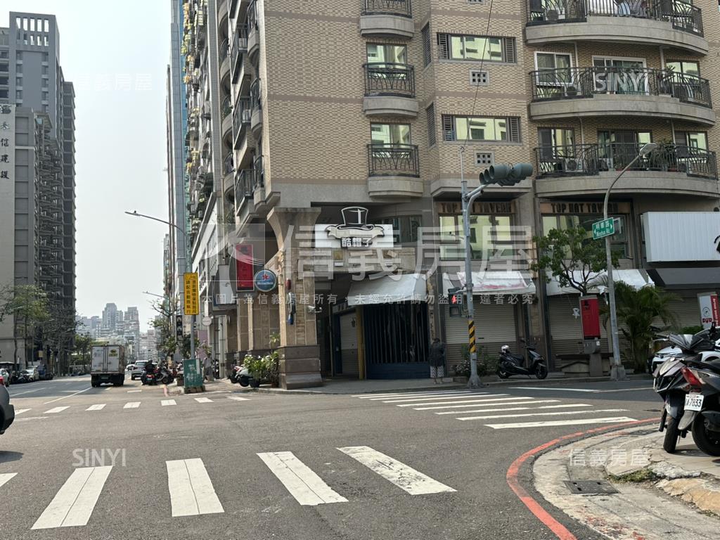 凹子底巨蛋稀有收租三角窗房屋室內格局與周邊環境