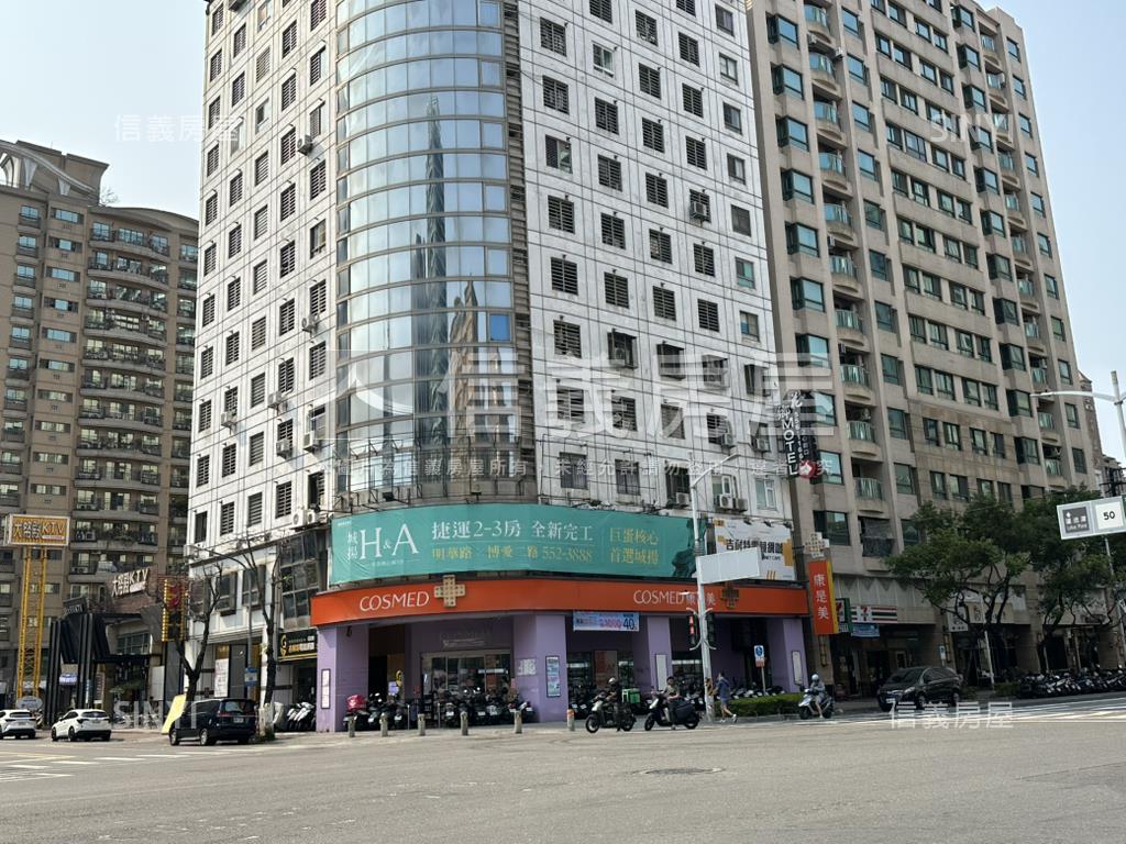 凹子底巨蛋稀有收租三角窗房屋室內格局與周邊環境