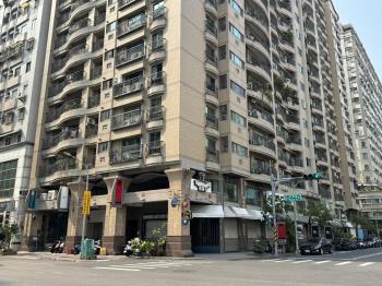 凹子底巨蛋稀有收租三角窗