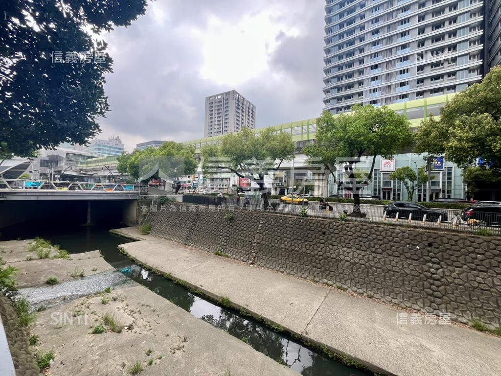 近中清路角間店面稀有釋出房屋室內格局與周邊環境