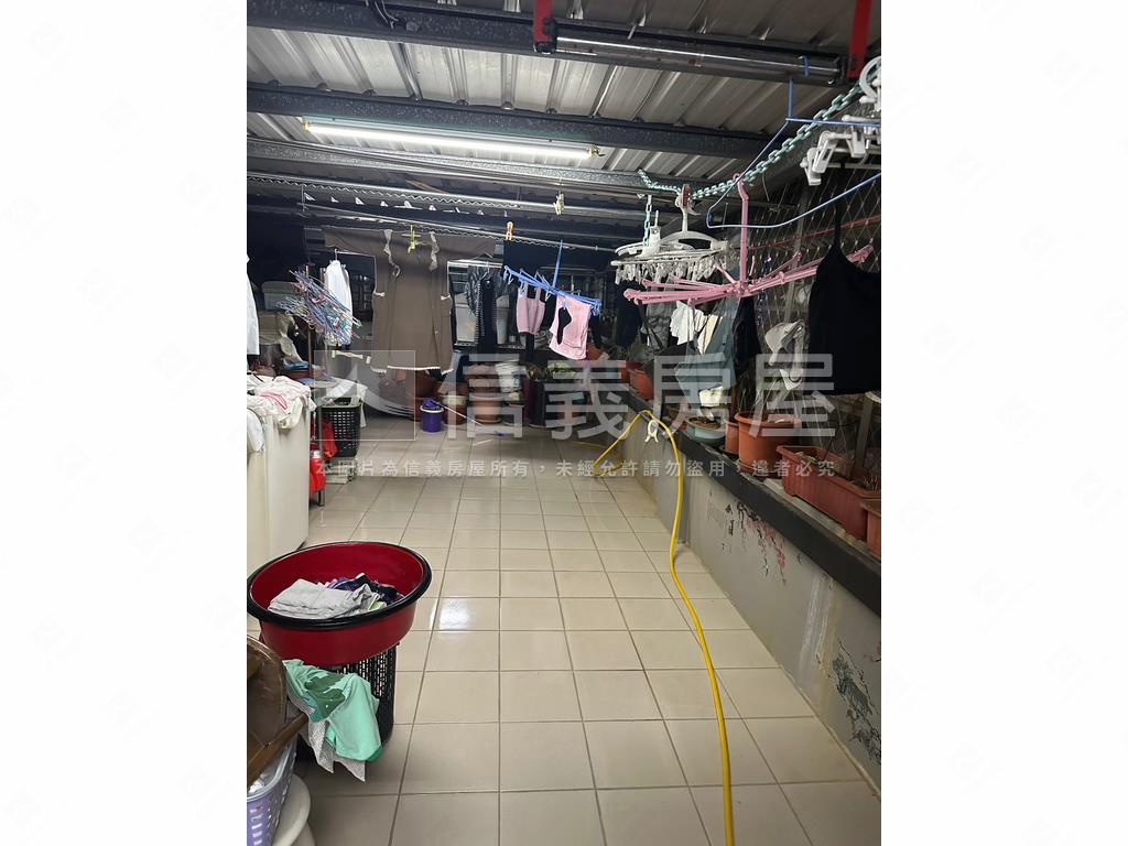 新樹裝潢美透天房屋室內格局與周邊環境