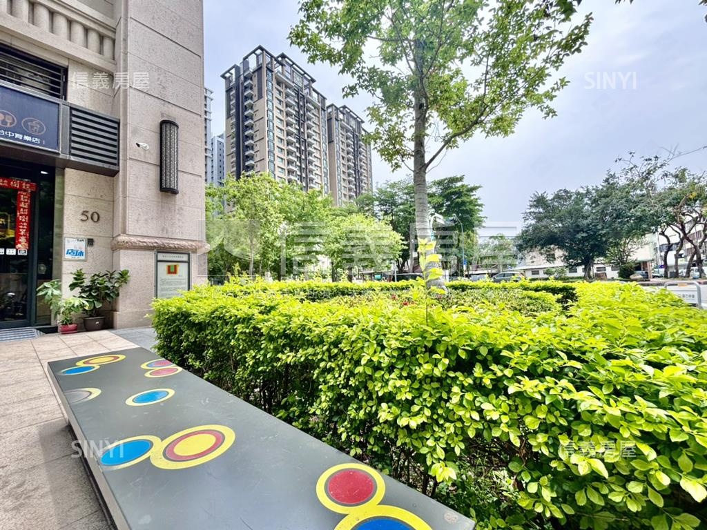 看山景雲品視野２房平車房屋室內格局與周邊環境