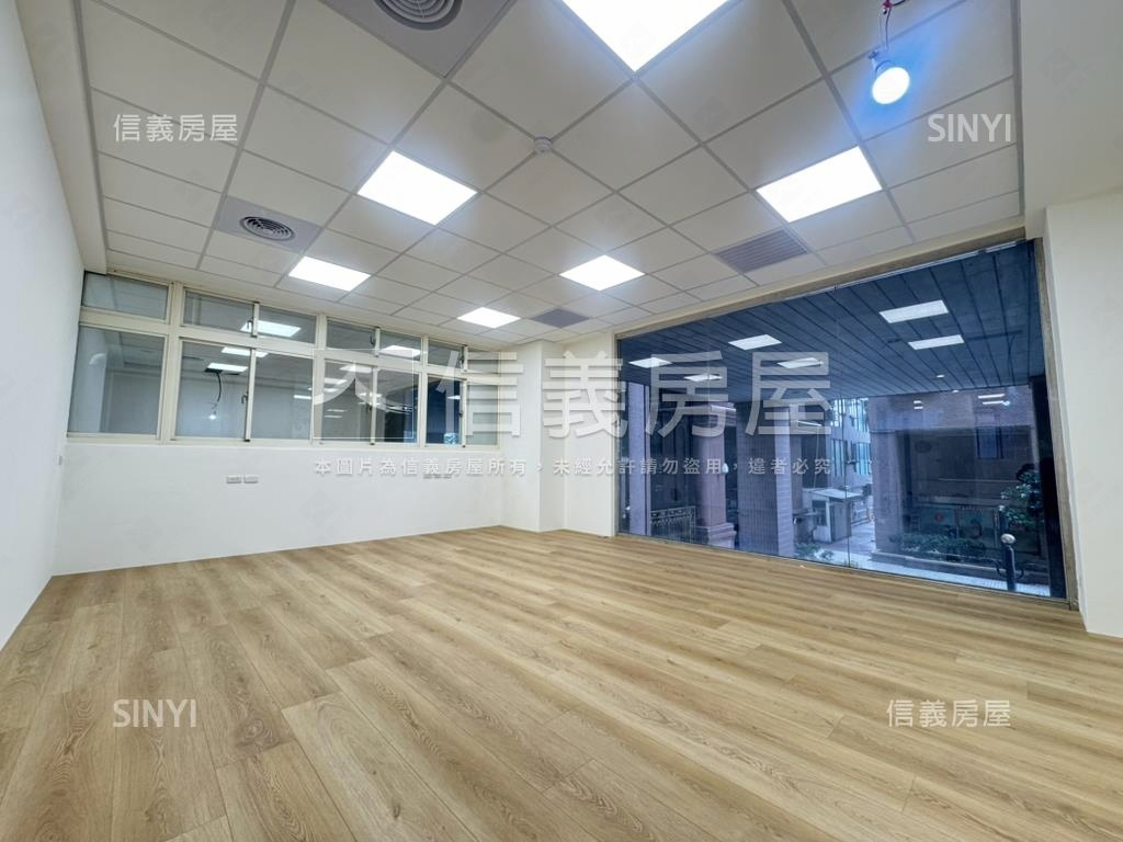 寶祥縣寶寬敞辦公空間房屋室內格局與周邊環境