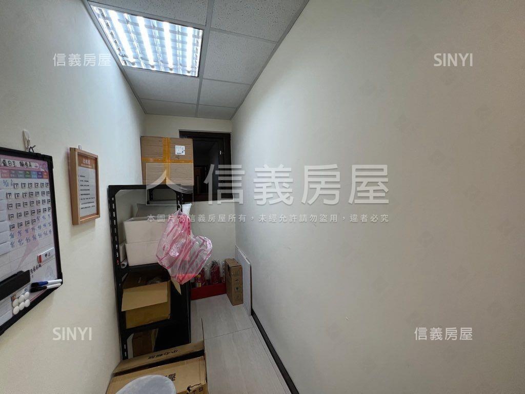 傳家尊爵房屋室內格局與周邊環境