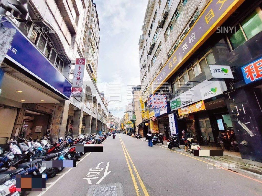 傳家尊爵房屋室內格局與周邊環境