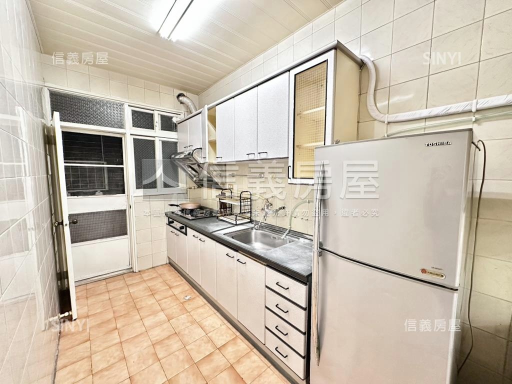 方便停車有管理稀有美寓房屋室內格局與周邊環境