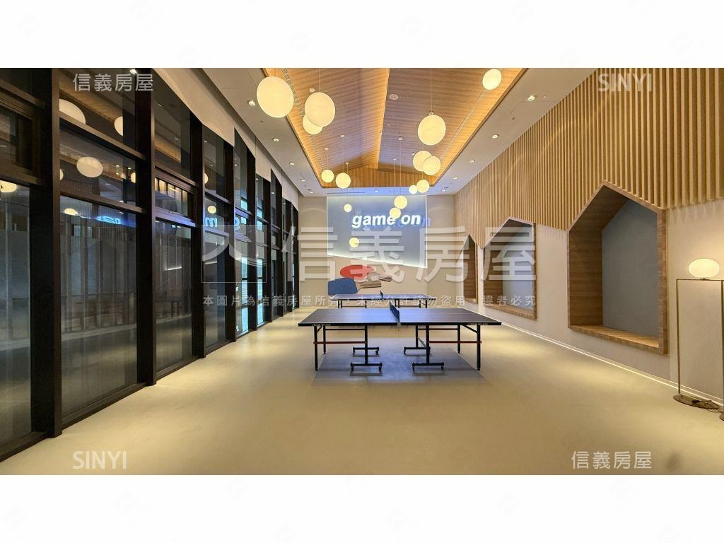 全新中高樓層兩房平車房屋室內格局與周邊環境