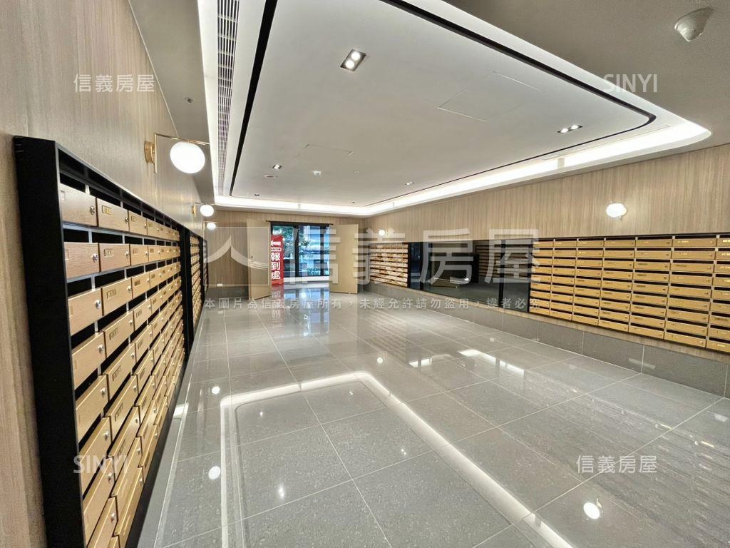 全新中高樓層兩房平車房屋室內格局與周邊環境