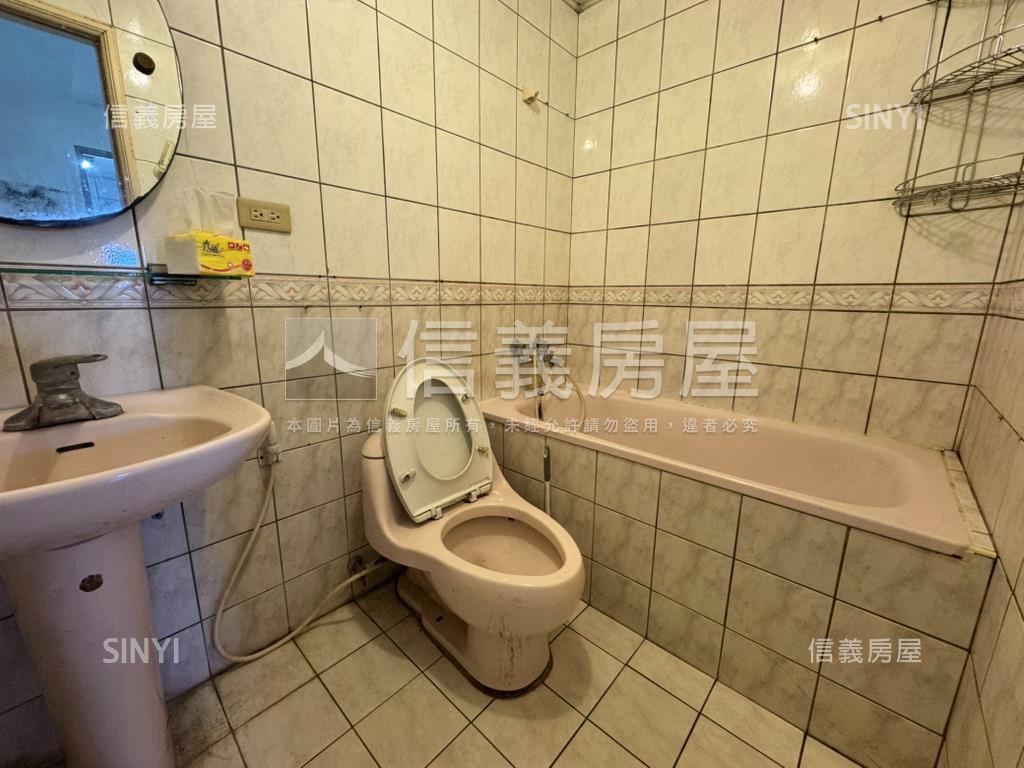 安樂區方正採光三房房屋室內格局與周邊環境