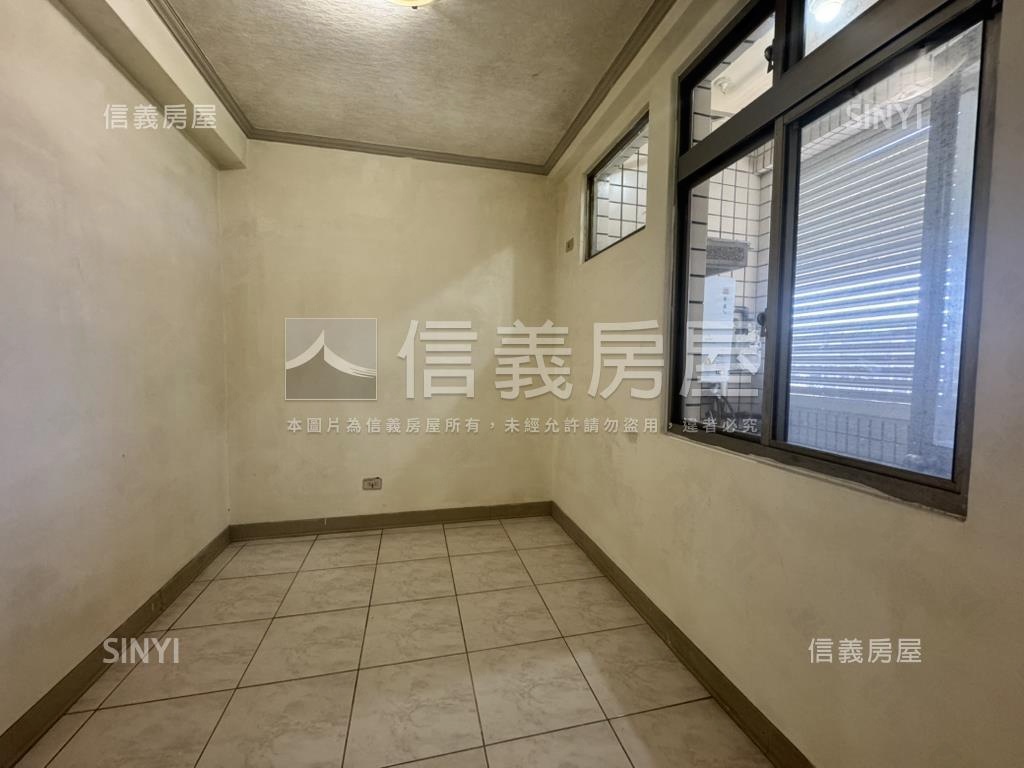 安樂區方正採光三房房屋室內格局與周邊環境