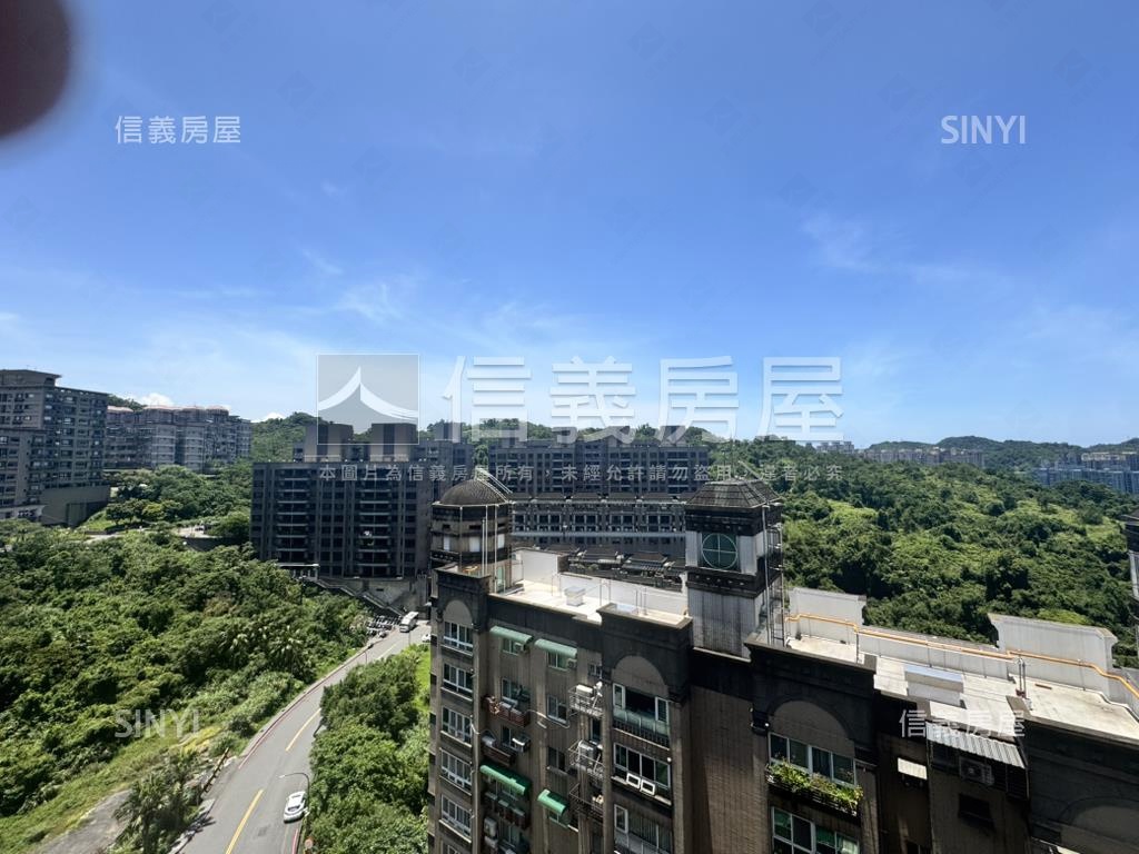安樂區方正採光三房房屋室內格局與周邊環境