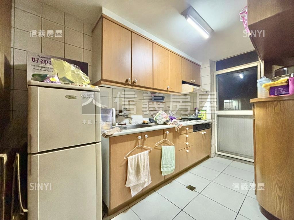 頂天立地●香榭兩房車位房屋室內格局與周邊環境