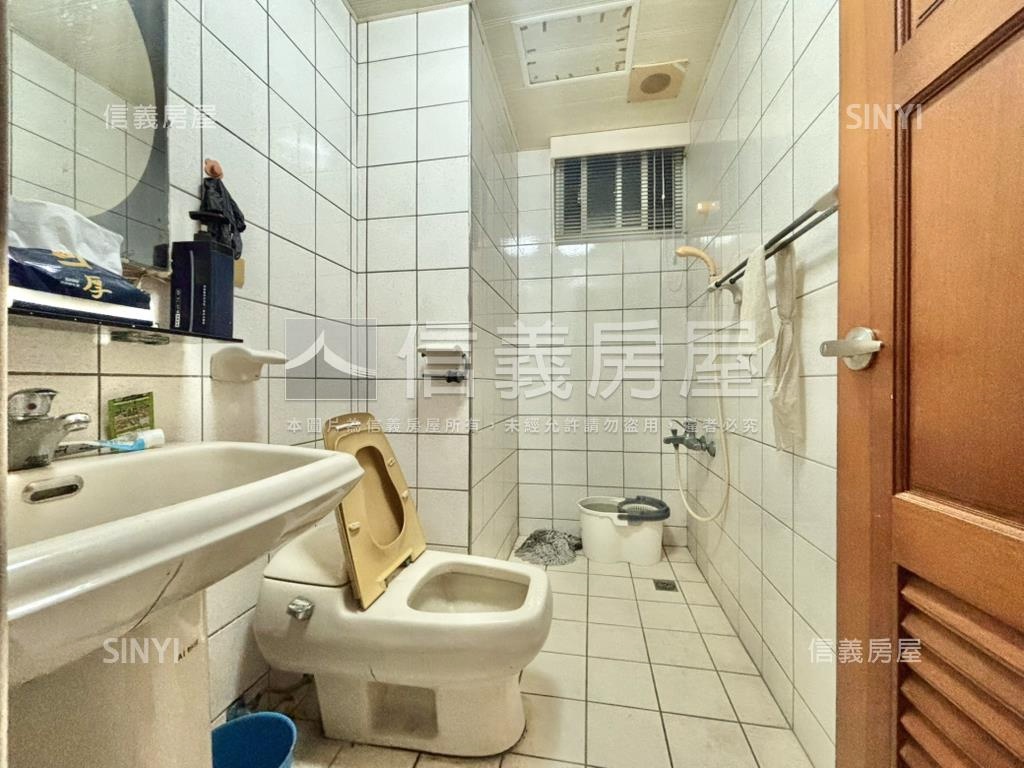 頂天立地●香榭兩房車位房屋室內格局與周邊環境