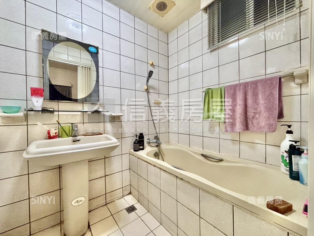 頂天立地●香榭兩房車位房屋室內格局與周邊環境