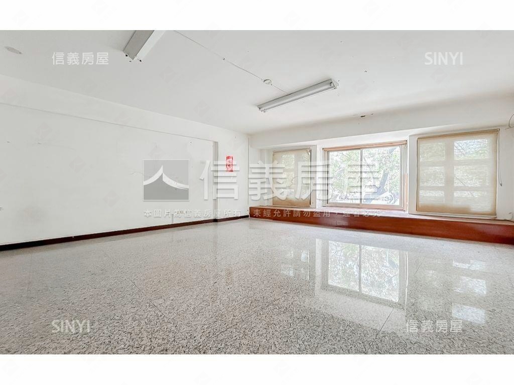 正黎明路透天店面房屋室內格局與周邊環境