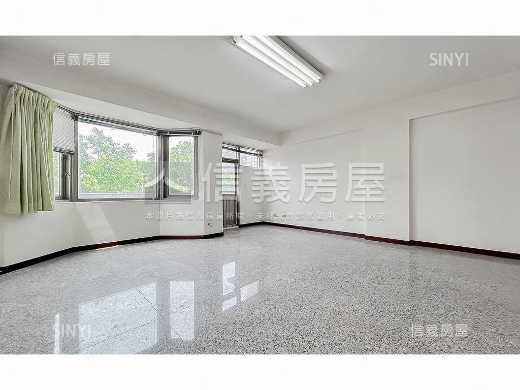 正黎明路透天店面房屋室內格局與周邊環境