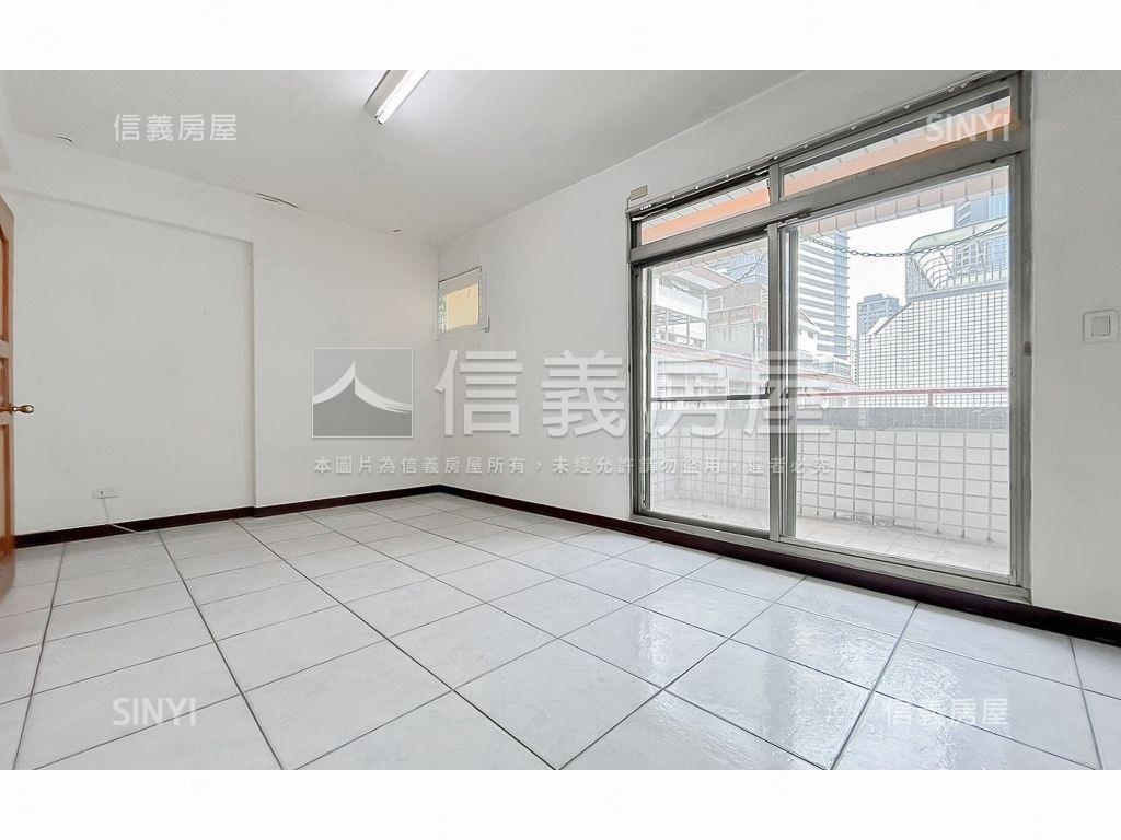 正黎明路透天店面房屋室內格局與周邊環境