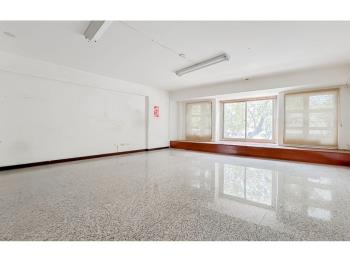 正黎明路透天店面