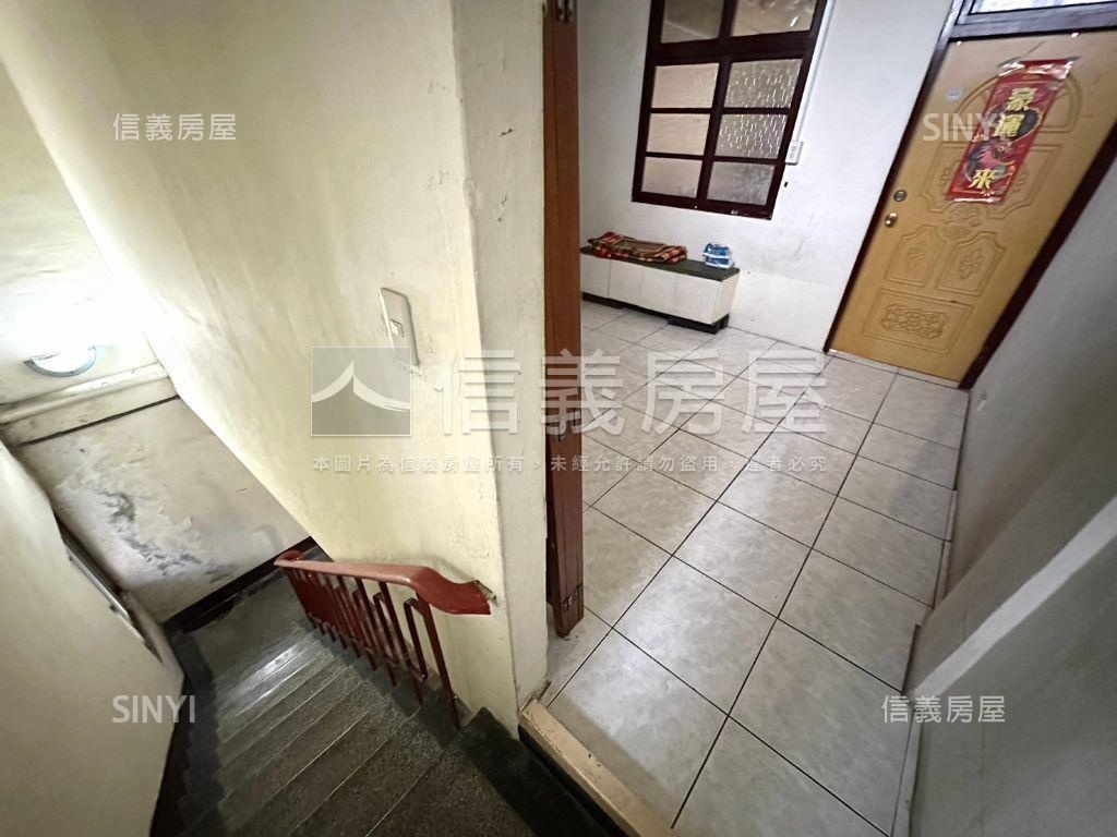 前後雙臨路大地坪透天店面房屋室內格局與周邊環境