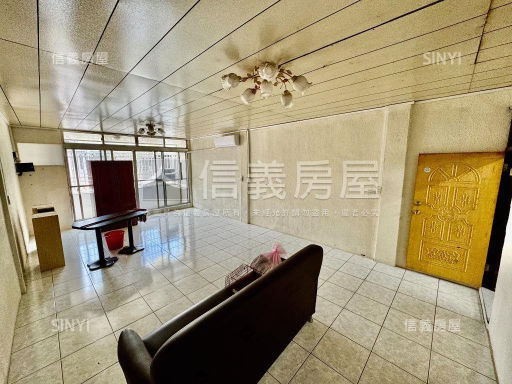 前後雙臨路大地坪透天店面房屋室內格局與周邊環境
