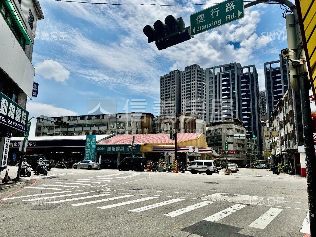 前後雙臨路大地坪透天店面房屋室內格局與周邊環境