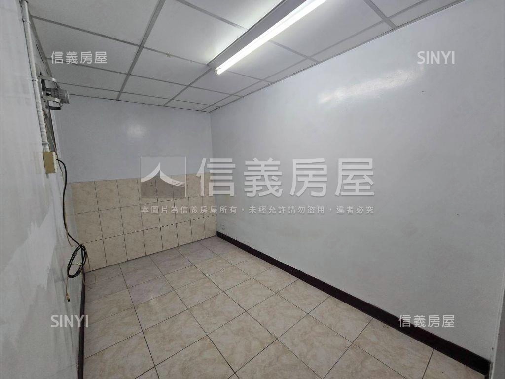 專任新莊輔大透天房屋室內格局與周邊環境