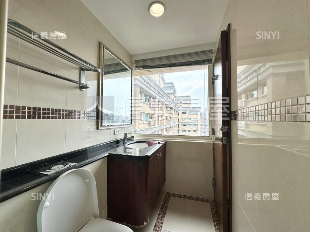 豪景皇翔凱旋門房屋室內格局與周邊環境