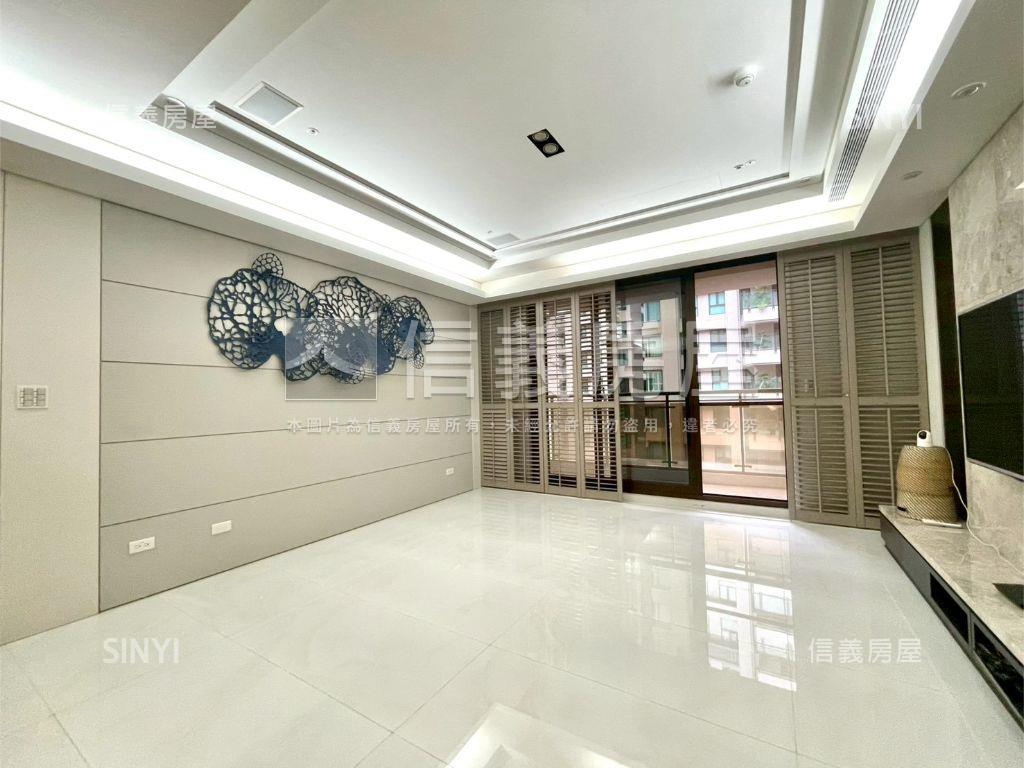 心悅龍灣稀有高樓三房平車房屋室內格局與周邊環境