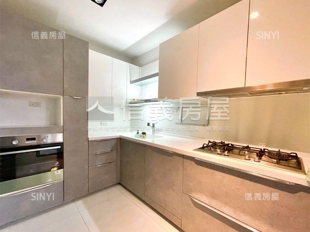 心悅龍灣稀有高樓三房平車房屋室內格局與周邊環境