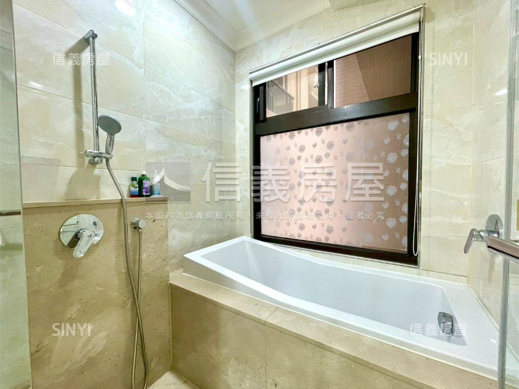 心悅龍灣稀有高樓三房平車房屋室內格局與周邊環境