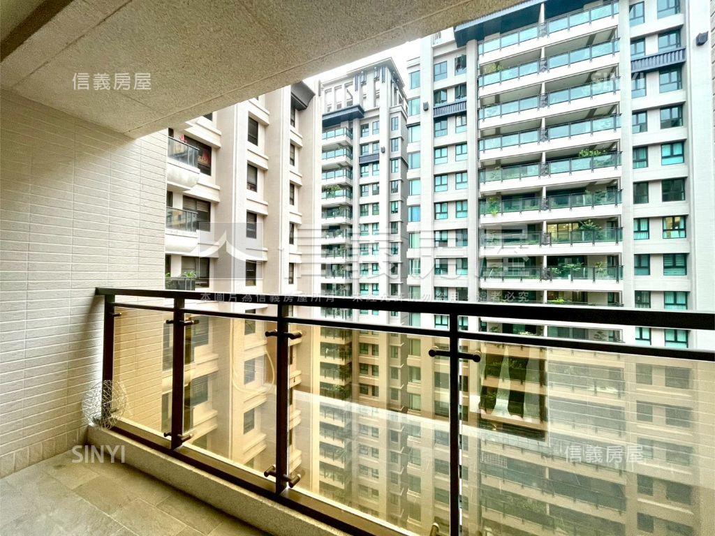 心悅龍灣稀有高樓三房平車房屋室內格局與周邊環境