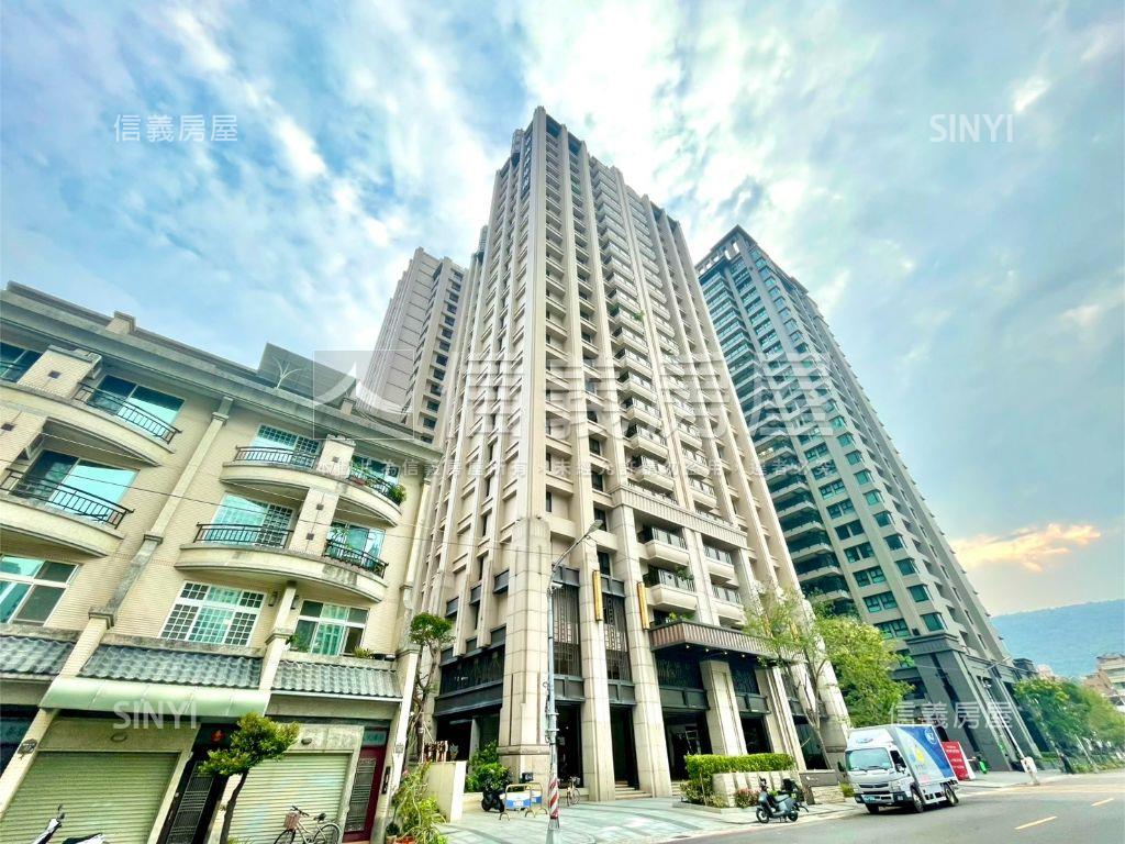 心悅龍灣稀有高樓三房平車房屋室內格局與周邊環境