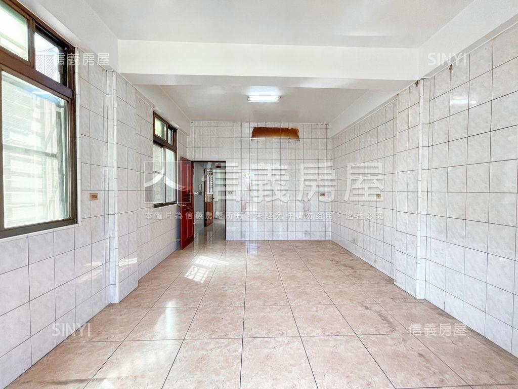 哈瑪星邊間採光美透天讚房屋室內格局與周邊環境