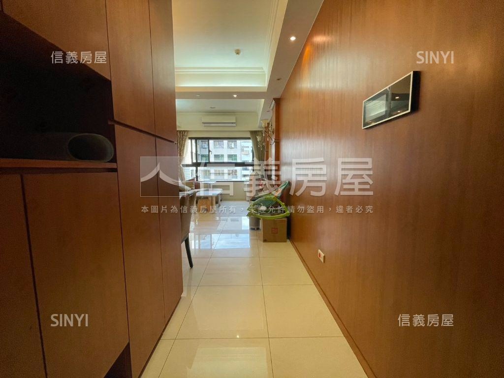 太子學院三房車位房屋室內格局與周邊環境