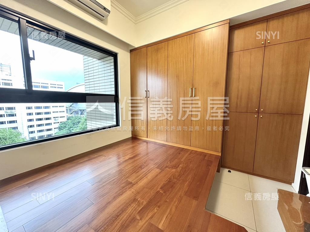 太子學院三房車位房屋室內格局與周邊環境