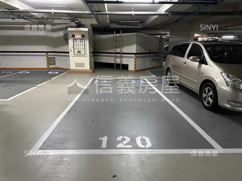 太子學院三房車位房屋室內格局與周邊環境