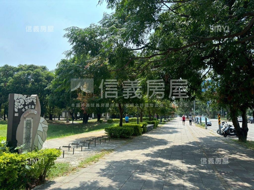 艾美新時代兩房車位房屋室內格局與周邊環境