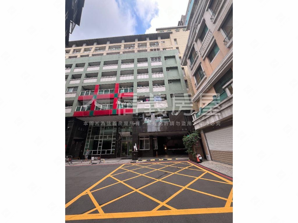 時代金鑽收租美套房ＩＩＩ房屋室內格局與周邊環境