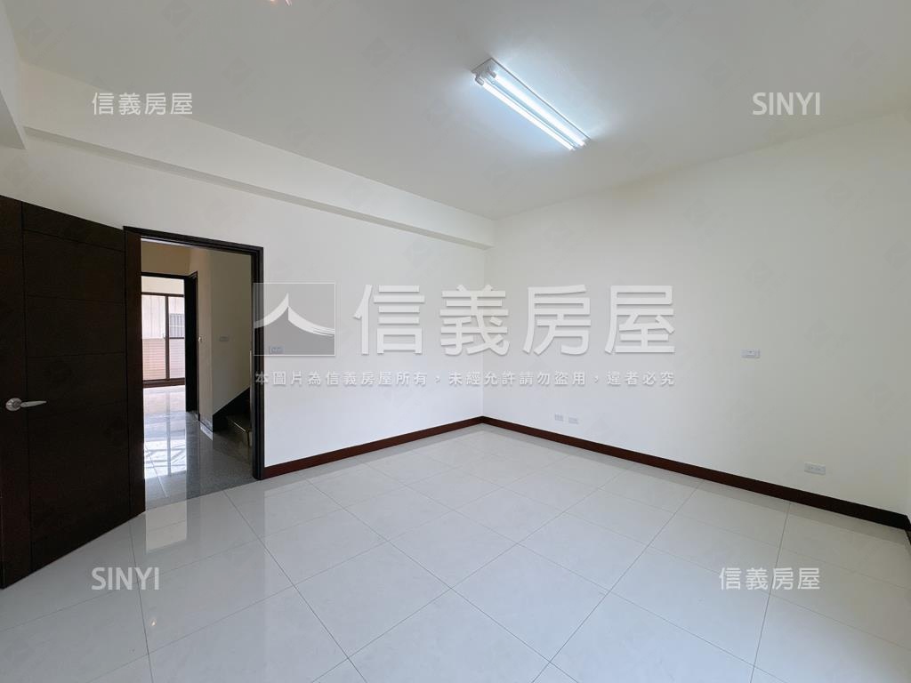 近市場商圈臨路黃金店住Ｂ房屋室內格局與周邊環境
