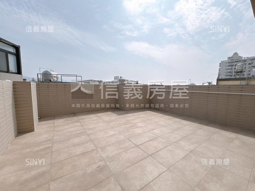 近市場商圈臨路黃金店住Ｂ房屋室內格局與周邊環境