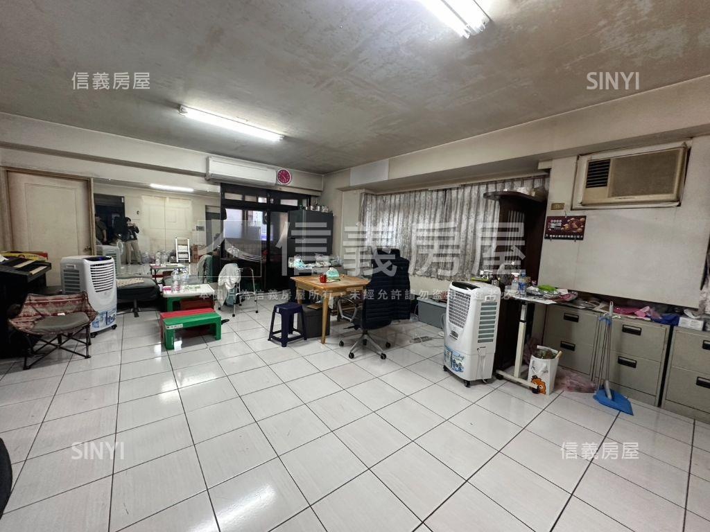 板橋忠孝路稀有華廈大空間房屋室內格局與周邊環境