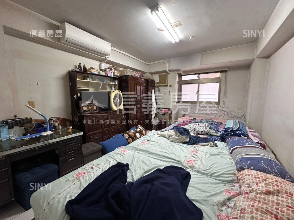板橋忠孝路稀有華廈大空間房屋室內格局與周邊環境