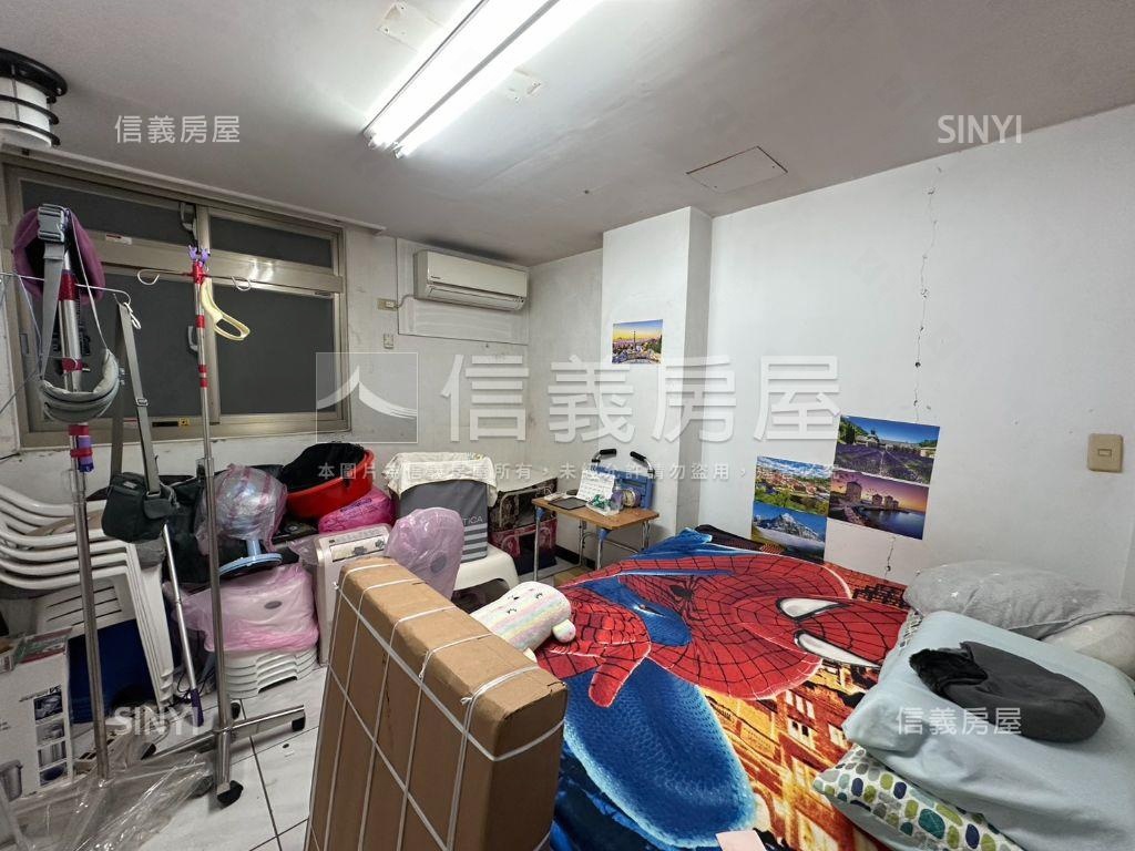板橋忠孝路稀有華廈大空間房屋室內格局與周邊環境